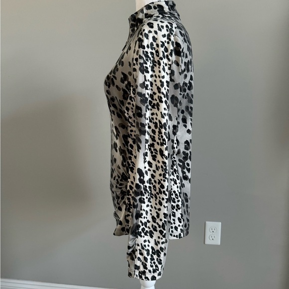 Tail Women's Leopard Animal Print 1/4 Zip Golf Top Size Small - Picture 3 of 8